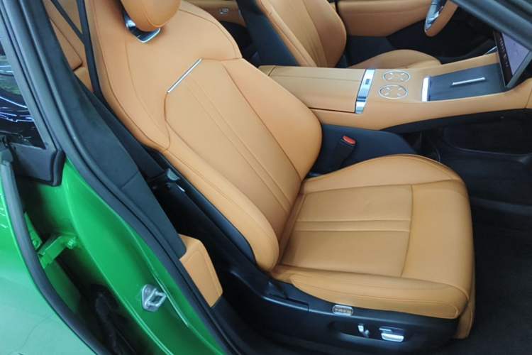 Used Xiaomi Auto YU7 2025 Ultra-Long Range High-Performance All-Wheel-Drive Max Edition Right Front Seat