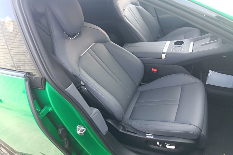Used Xiaomi Auto YU7 2025 Ultra-Long Range Rear-Wheel Drive Version Right Front Seat