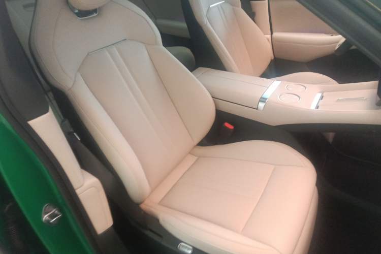 Used Xiaomi Auto YU7 2025 Ultra-Long Range Rear-Wheel Drive Version Right Front Seat
