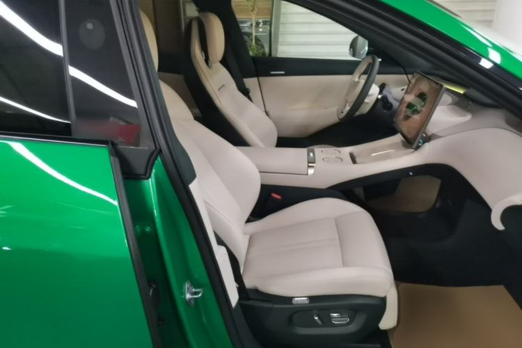 Used Xiaomi Auto YU7 2025 Ultra-Long Range High-Performance All-Wheel-Drive Max Edition Right Front Seat