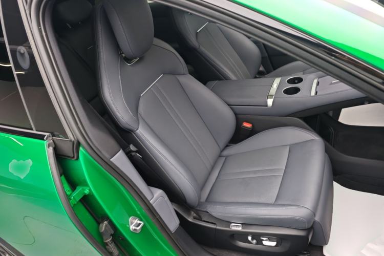 Used Xiaomi Auto YU7 2025 Ultra-Long Range Rear-Wheel Drive Version Right Front Seat