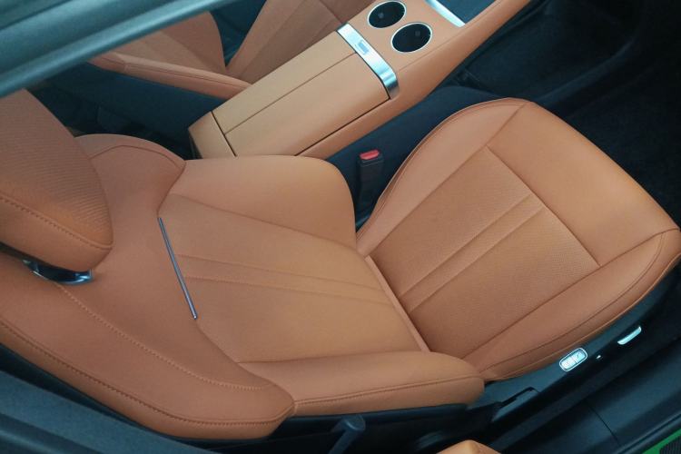 Used Xiaomi Auto YU7 2025 Ultra-Long Range High-Performance All-Wheel-Drive Max Edition Right Front Seat