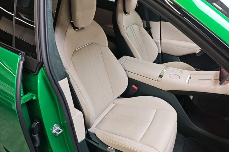 Used Xiaomi Auto YU7 2025 Ultra-Long Range High-Performance All-Wheel-Drive Max Edition Right Front Seat