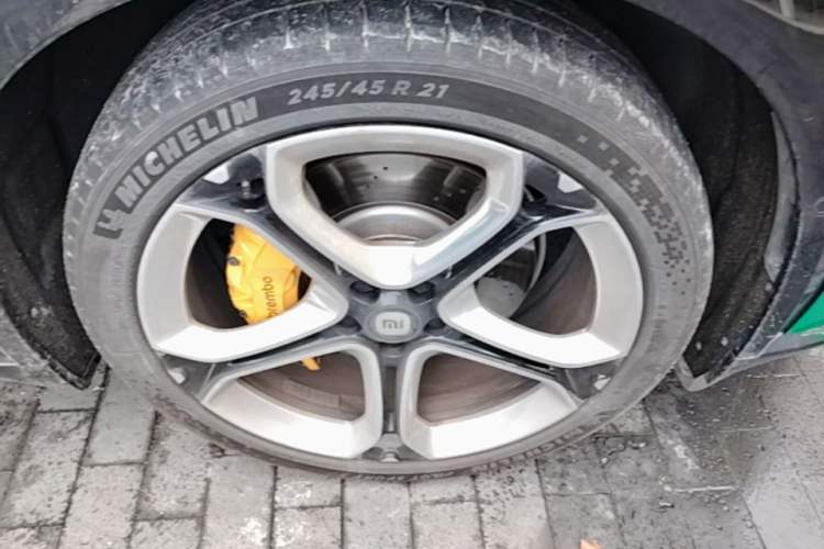 Used Xiaomi Auto YU7 2025 Ultra-Long Range High-Performance All-Wheel-Drive Max Edition Right Front Wheel Hub