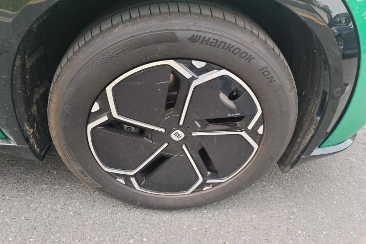 Used Xiaomi Auto YU7 2025 Ultra-Long Range Rear-Wheel Drive Version Right Front Wheel Hub