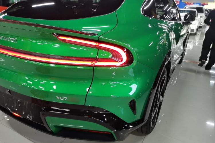 Used Xiaomi Auto YU7 2025 Ultra-Long Range High-Performance All-Wheel-Drive Max Edition Right Rear Taillight