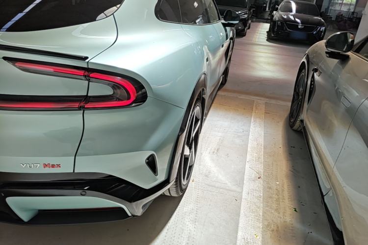 Used Xiaomi Auto YU7 2025 Ultra-Long Range High-Performance All-Wheel-Drive Max Edition Right Rear Taillight
