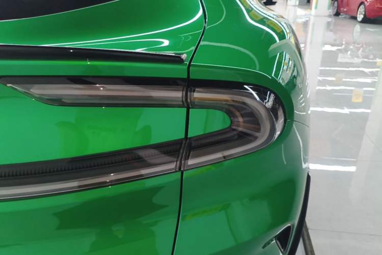 Used Xiaomi Auto YU7 2025 Ultra-Long Range High-Performance All-Wheel-Drive Max Edition Right Rear Taillight