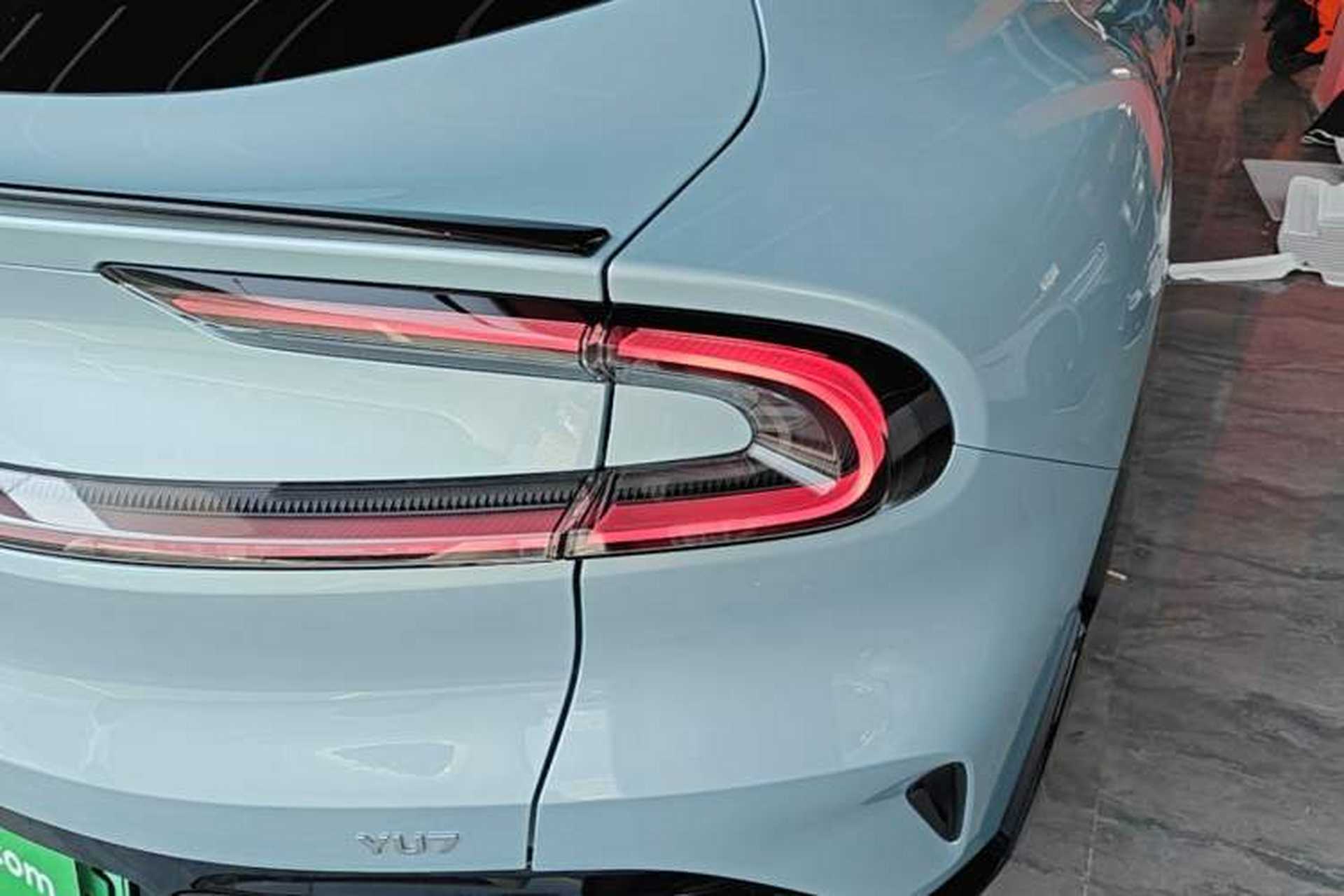 Used Xiaomi Auto YU7 2025 Ultra-Long Range All-Wheel Drive Pro Version Right Rear Taillight