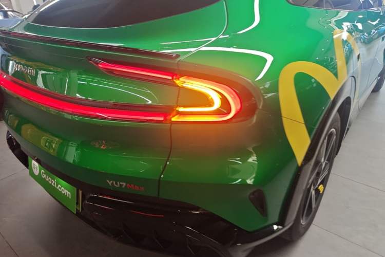 Used Xiaomi Auto YU7 2025 Ultra-Long Range High-Performance All-Wheel-Drive Max Edition Right Rear Taillight