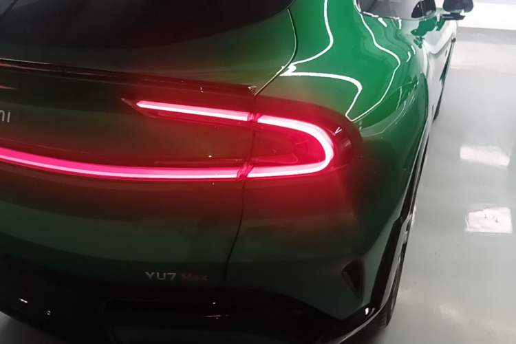 Used Xiaomi Auto YU7 2025 Ultra-Long Range High-Performance All-Wheel-Drive Max Edition Right Rear Taillight