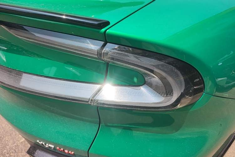 Used Xiaomi Auto YU7 2025 Ultra-Long Range High-Performance All-Wheel-Drive Max Edition Right Rear Taillight