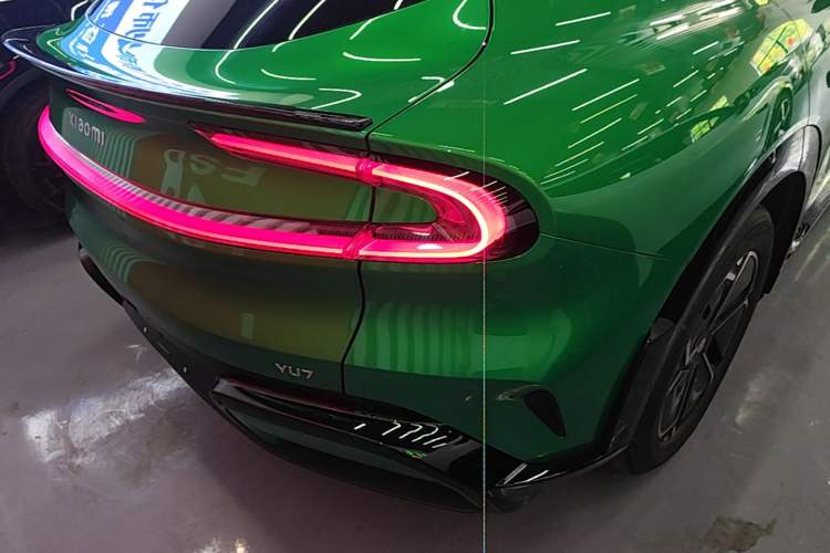 Used Xiaomi Auto YU7 2025 Ultra-Long Range Rear-Wheel Drive Version Right Rear Taillight
