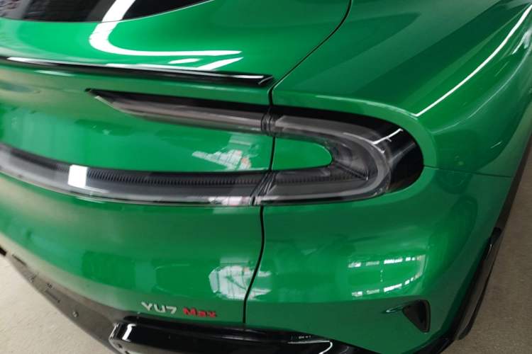 Used Xiaomi Auto YU7 2025 Ultra-Long Range High-Performance All-Wheel-Drive Max Edition Right Rear Taillight
