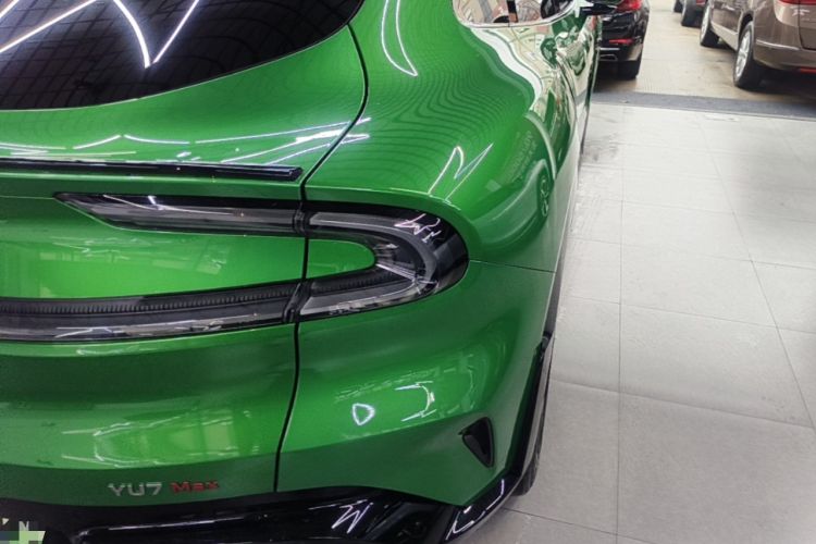 Used Xiaomi Auto YU7 2025 Ultra-Long Range High-Performance All-Wheel-Drive Max Edition Right Rear Taillight