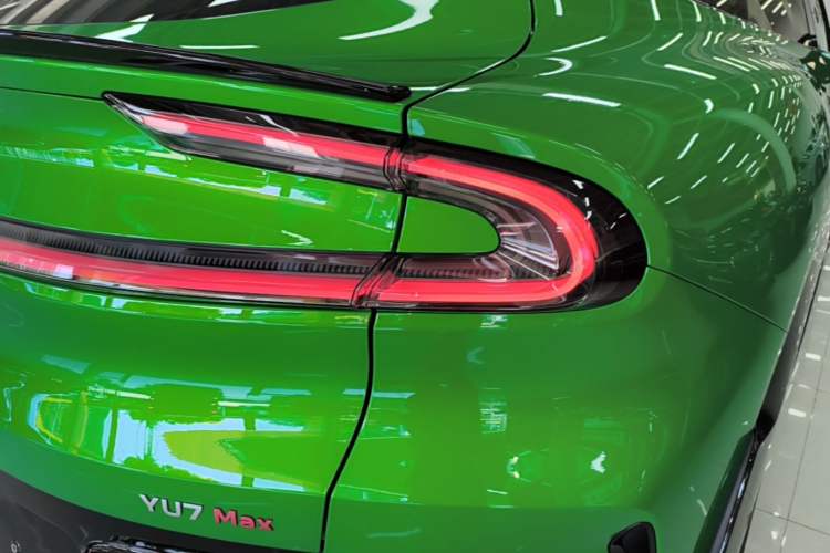 Used Xiaomi Auto YU7 2025 Ultra-Long Range High-Performance All-Wheel-Drive Max Edition Right Rear Taillight