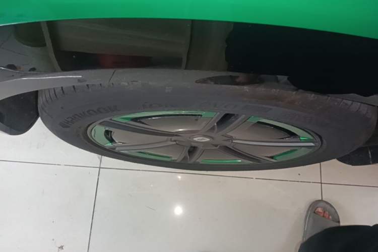 Used Xiaomi Auto YU7 2025 Ultra-Long Range All-Wheel Drive Pro Version Right Rear Wheel Hub