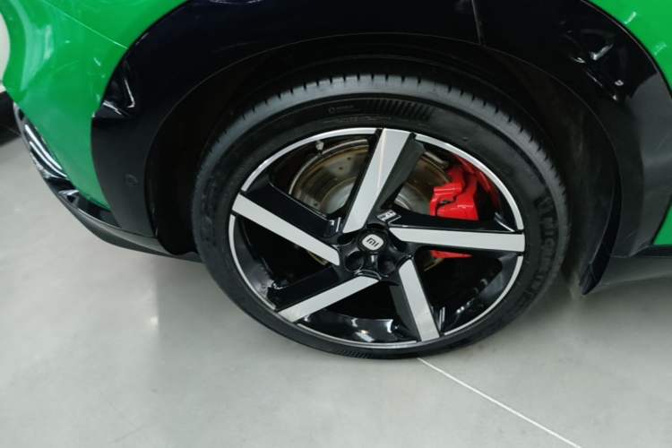 Used Xiaomi Auto YU7 2025 Ultra-Long Range High-Performance All-Wheel-Drive Max Edition Right Rear Wheel Hub