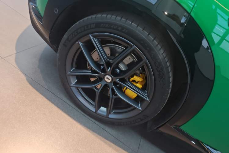 Used Xiaomi Auto YU7 2025 Ultra-Long Range High-Performance All-Wheel-Drive Max Edition Right Rear Wheel Hub