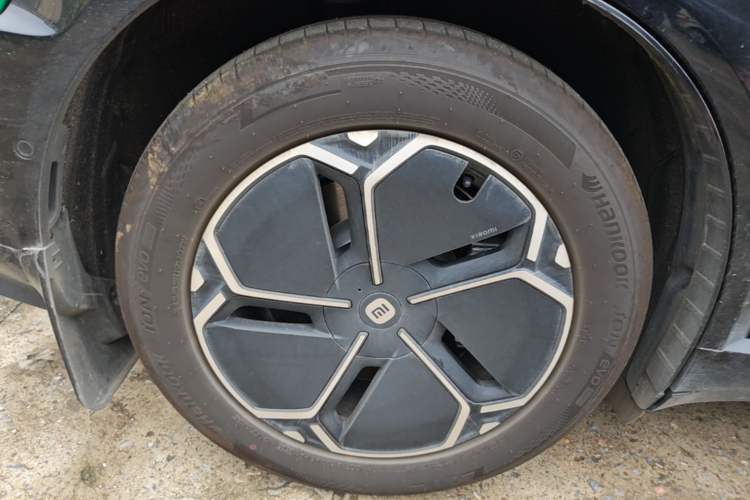 Used Xiaomi Auto YU7 2025 Ultra-Long Range Rear-Wheel Drive Version Right Rear Wheel Hub