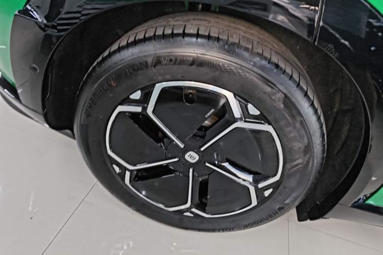 Used Xiaomi Auto YU7 2025 Ultra-Long Range Rear-Wheel Drive Version Right Rear Wheel Hub