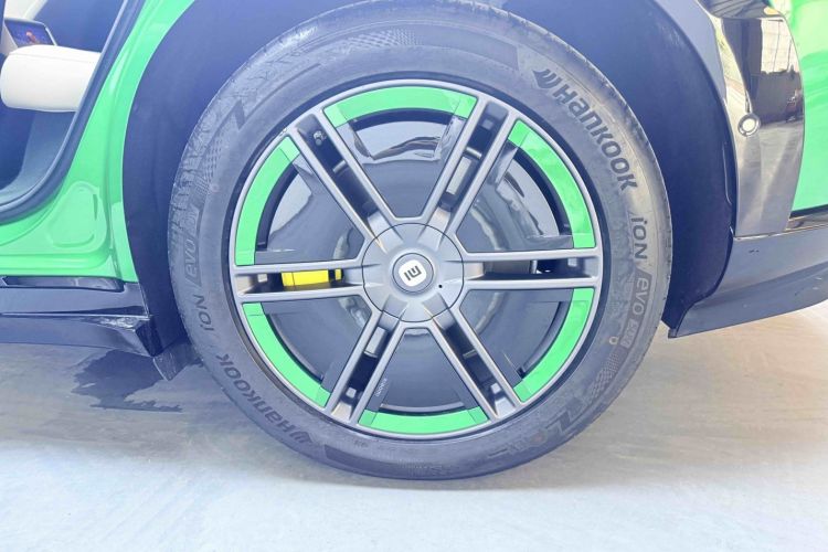 Used Xiaomi Auto YU7 2025 Ultra-Long Range Rear-Wheel Drive Version Right Rear Wheel Hub