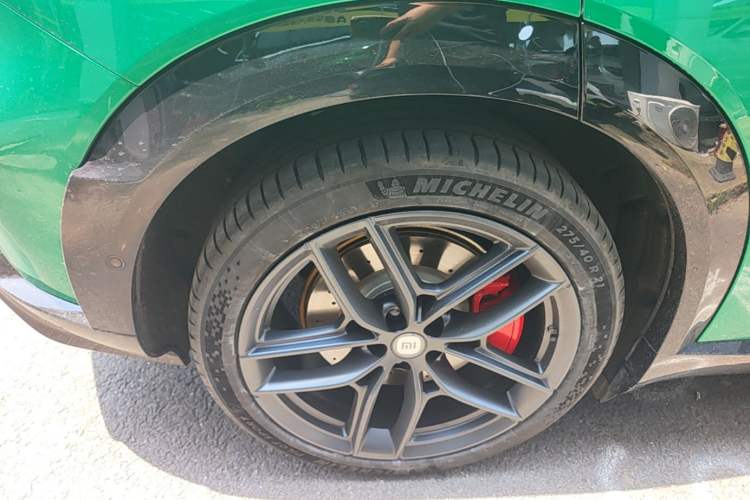 Used Xiaomi Auto YU7 2025 Ultra-Long Range High-Performance All-Wheel-Drive Max Edition Right Rear Wheel Hub