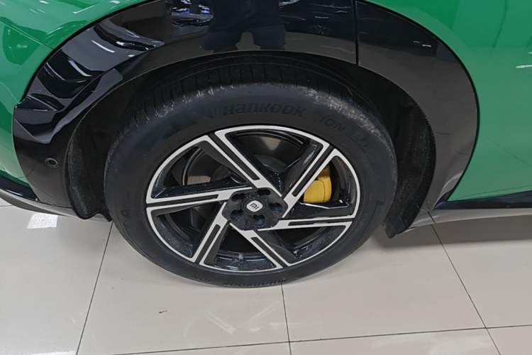 Used Xiaomi Auto YU7 2025 Ultra-Long Range Rear-Wheel Drive Version Right Rear Wheel Hub