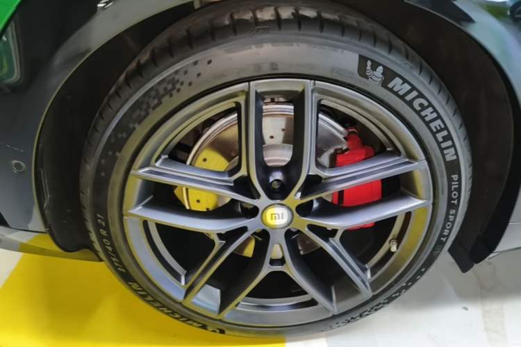Used Xiaomi Auto YU7 2025 Ultra-Long Range High-Performance All-Wheel-Drive Max Edition Right Rear Wheel Hub