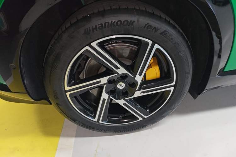 Used Xiaomi Auto YU7 2025 Ultra-Long Range Rear-Wheel Drive Version Right Rear Wheel Hub