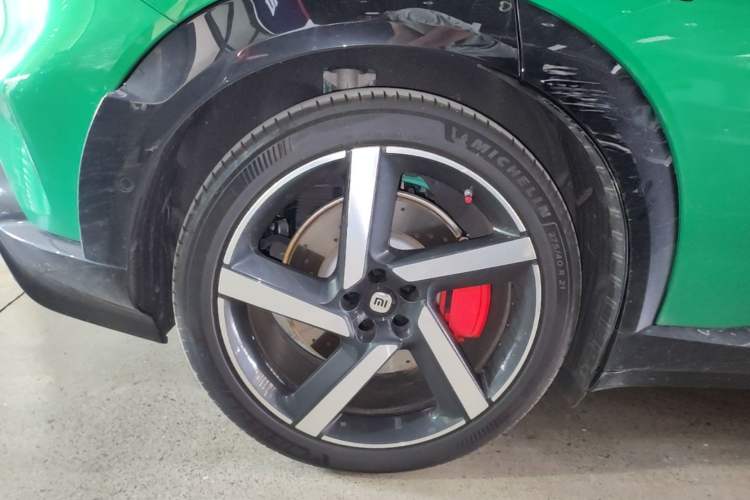 Used Xiaomi Auto YU7 2025 Ultra-Long Range High-Performance All-Wheel-Drive Max Edition Right Rear Wheel Hub