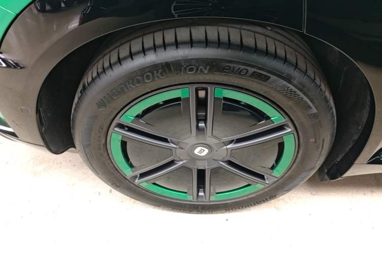 Used Xiaomi Auto YU7 2025 Ultra-Long Range Rear-Wheel Drive Version Right Rear Wheel Hub