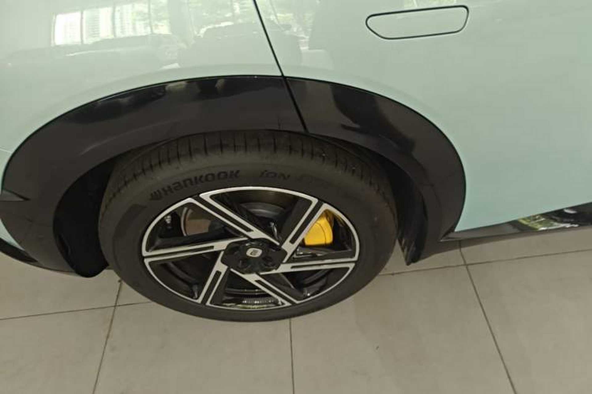 Used Xiaomi Auto YU7 2025 Ultra-Long Range Rear-Wheel Drive Version Right Rear Wheel Hub