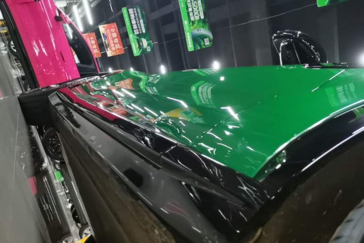 Used Xiaomi Auto YU7 2025 Ultra-Long Range High-Performance All-Wheel-Drive Max Edition Right Side Sill