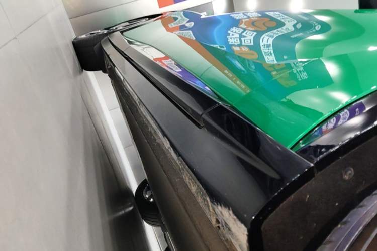 Used Xiaomi Auto YU7 2025 Ultra-Long Range High-Performance All-Wheel-Drive Max Edition Right Side Sill
