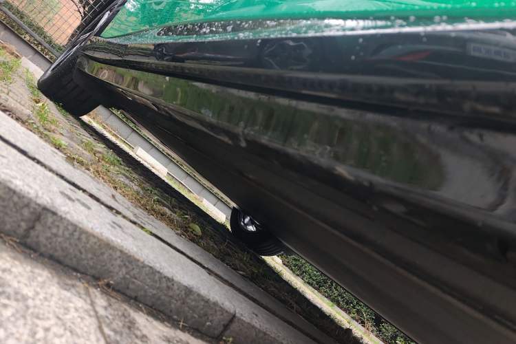 Used Xiaomi Auto YU7 2025 Ultra-Long Range High-Performance All-Wheel-Drive Max Edition Right Side Sill