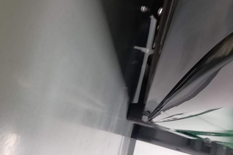 Used Xiaomi Auto YU7 2025 Ultra-Long Range High-Performance All-Wheel-Drive Max Edition Right Side Sill
