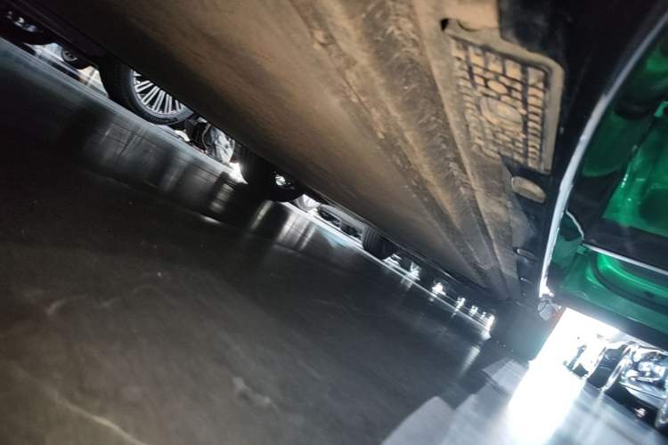 Used Xiaomi Auto YU7 2025 Ultra-Long Range High-Performance All-Wheel-Drive Max Edition Right Side Sill