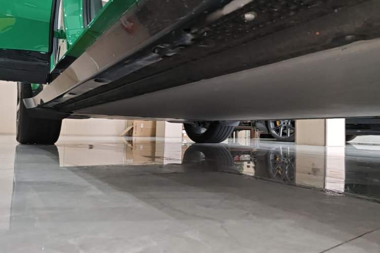 Used Xiaomi Auto YU7 2025 Ultra-Long Range High-Performance All-Wheel-Drive Max Edition Right Side Sill
