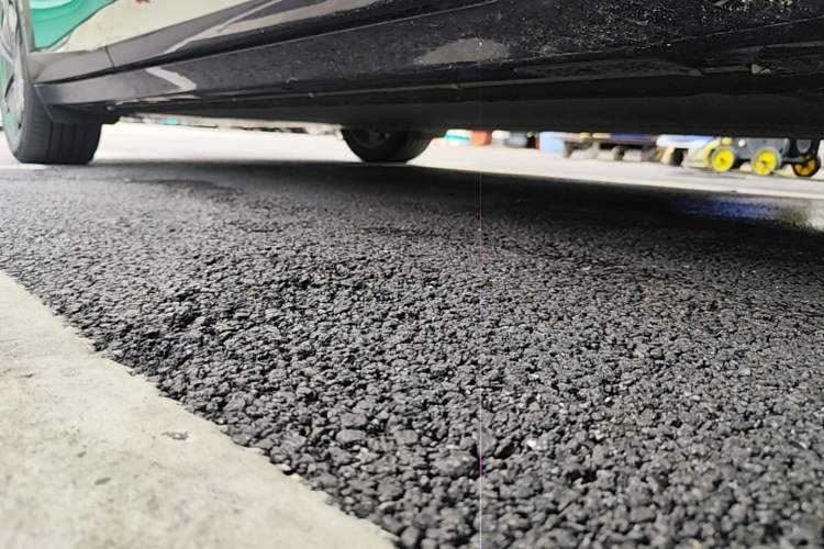 Used Xiaomi Auto YU7 2025 Ultra-Long Range Rear-Wheel Drive Version Right Side Sill