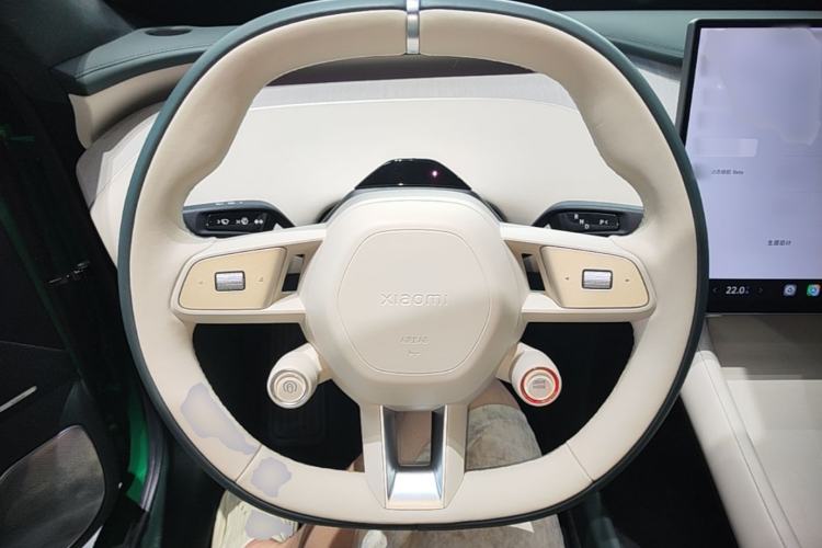 Used Xiaomi Auto YU7 2025 Ultra-Long Range High-Performance All-Wheel-Drive Max Edition Steering Wheel