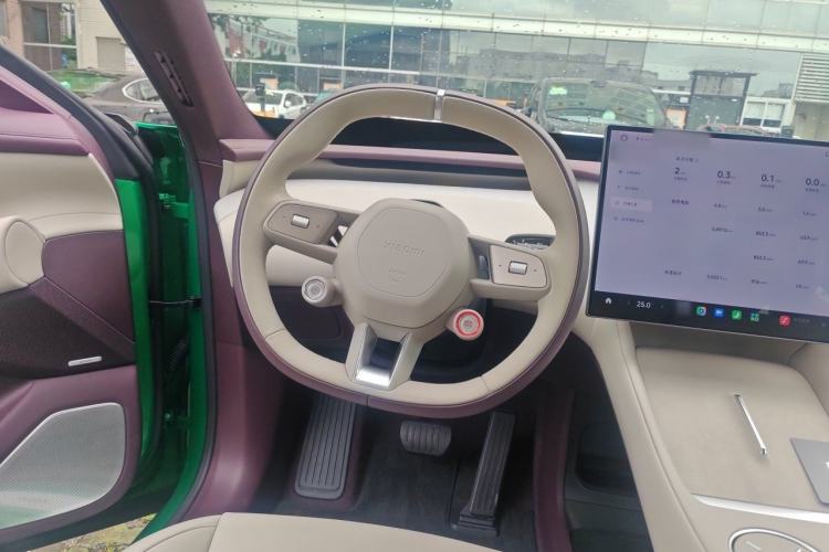 Used Xiaomi Auto YU7 2025 Ultra-Long Range Rear-Wheel Drive Version Steering Wheel