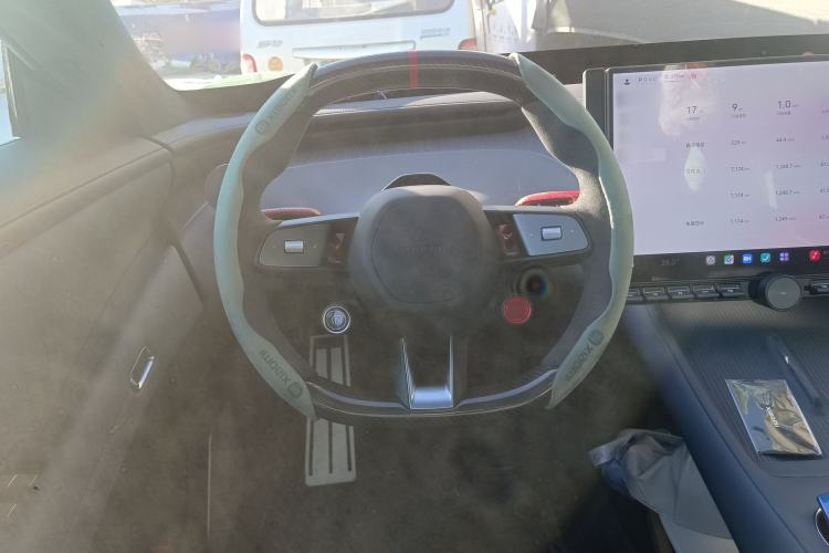 Used Xiaomi Auto YU7 2025 Ultra-Long Range High-Performance All-Wheel-Drive Max Edition Steering Wheel