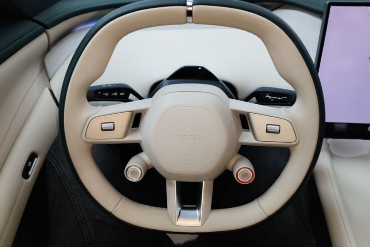 Used Xiaomi Auto YU7 2025 Ultra-Long Range High-Performance All-Wheel-Drive Max Edition Steering Wheel