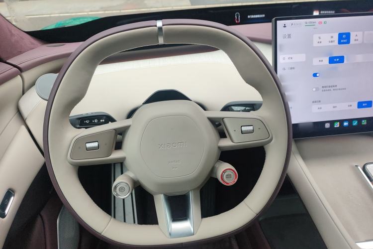 Used Xiaomi Auto YU7 2025 Ultra-Long Range High-Performance All-Wheel-Drive Max Edition Steering Wheel