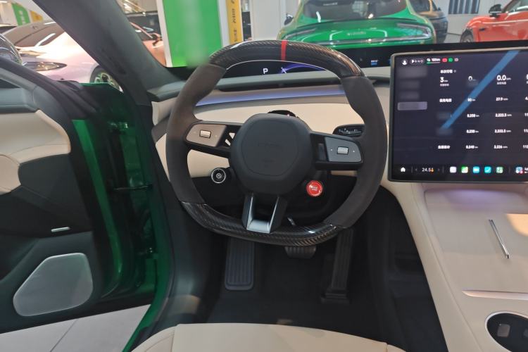 Used Xiaomi Auto YU7 2025 Ultra-Long Range High-Performance All-Wheel-Drive Max Edition Steering Wheel
