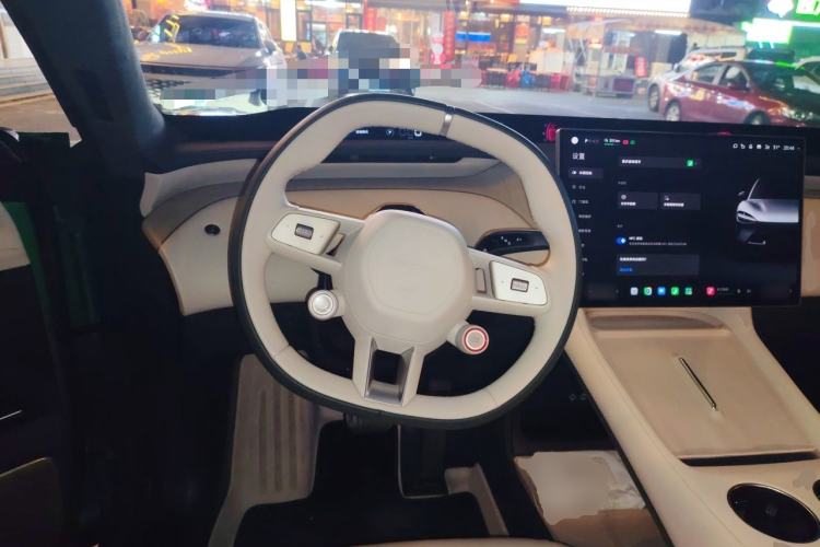 Used Xiaomi Auto YU7 2025 Ultra-Long Range High-Performance All-Wheel-Drive Max Edition Steering Wheel