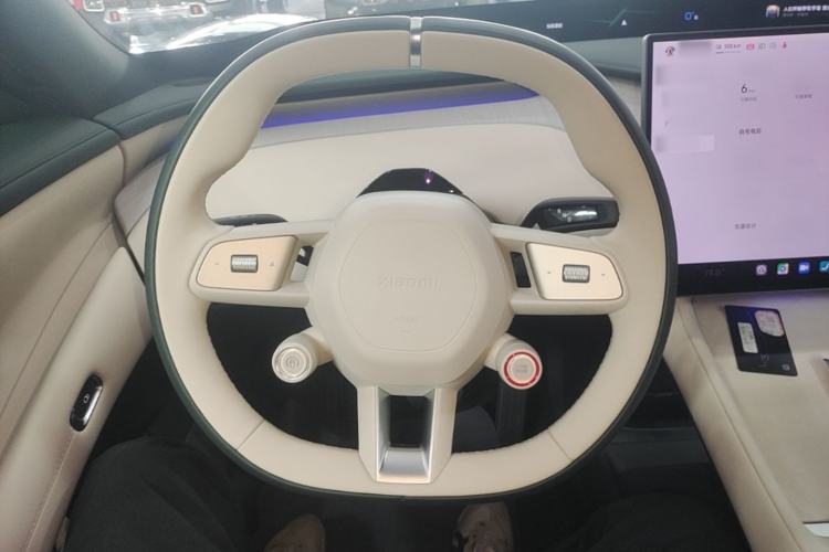 Used Xiaomi Auto YU7 2025 Ultra-Long Range Rear-Wheel Drive Version Steering Wheel