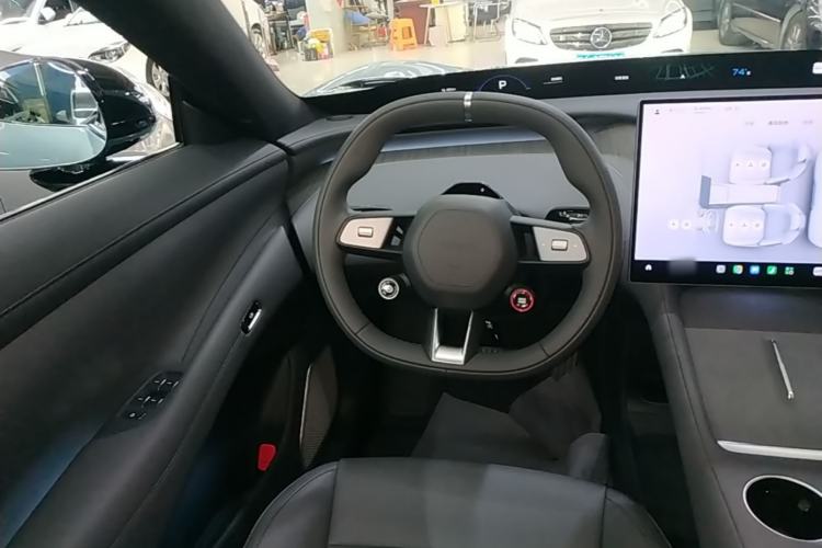 Used Xiaomi Auto YU7 2025 Ultra-Long Range Rear-Wheel Drive Version Steering Wheel