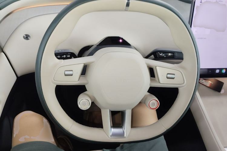 Used Xiaomi Auto YU7 2025 Ultra-Long Range High-Performance All-Wheel-Drive Max Edition Steering Wheel